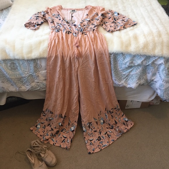 Boho Blush Floral Romper L NWT - Picture 4 of 8